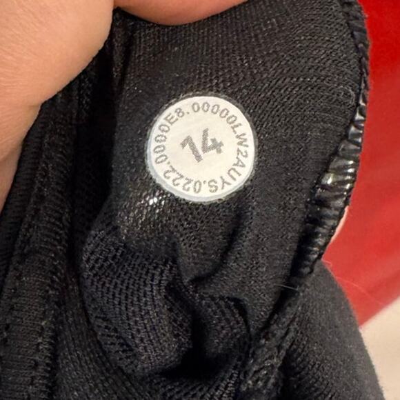 Lululemon Energy Bra *Long Line Black size 14 - Picture 3 of 3